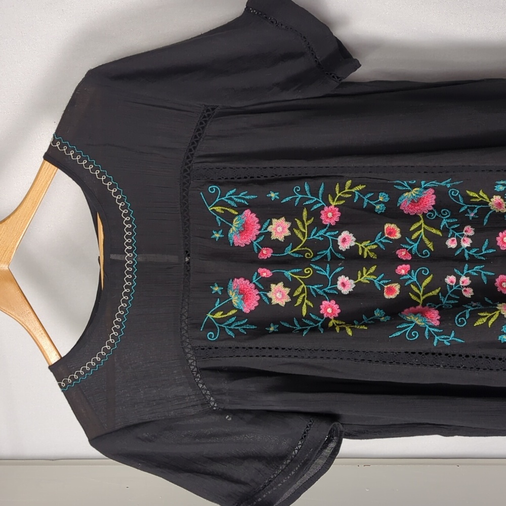IMPRESSIONS Dreaming Of Summer Embroidered Dress In Black - Picture 3 of 7